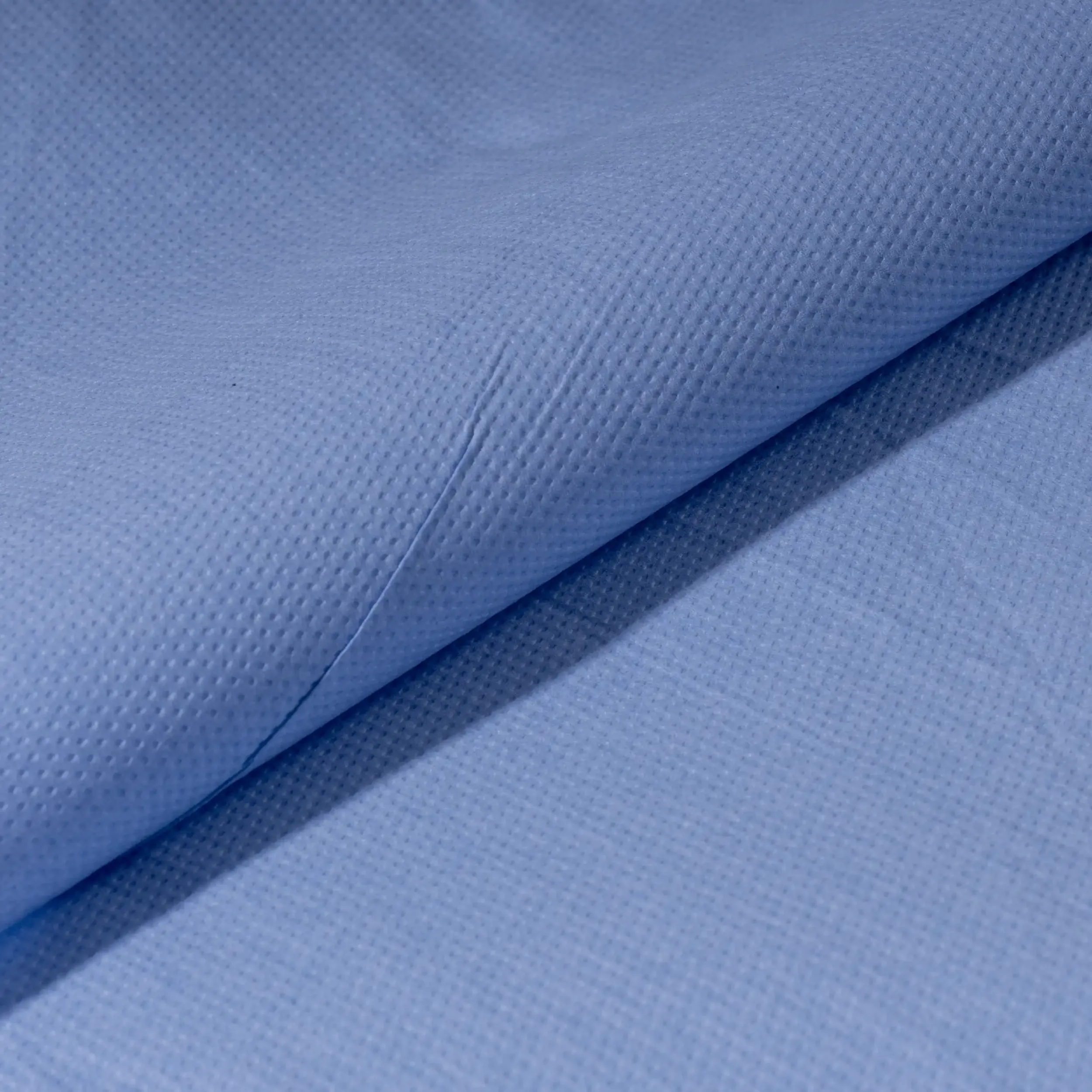 Nahaufnahme einer blauen Putztuchrolle